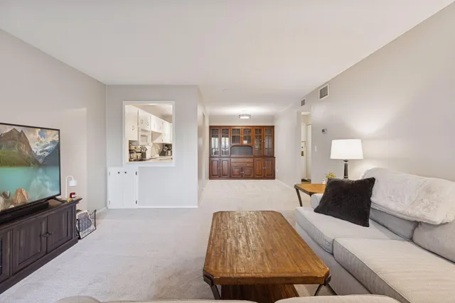 $124,900 | 4120 Parklawn Avenue, Unit 119, Edina, MN 55435