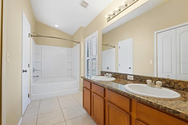 $1,850 | 16436 Kingletridge Avenue, Lithia, FL 33547