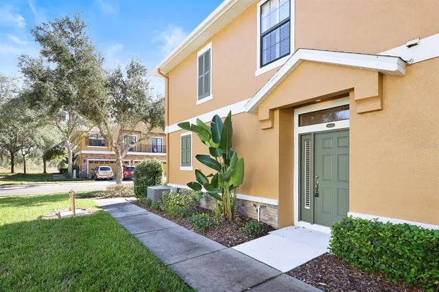 $2,000 | 16436 Kingletridge Avenue, Lithia, FL 33547