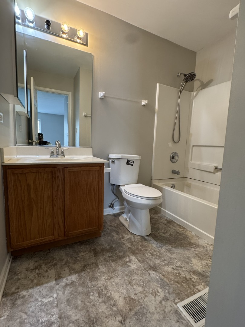 309 Springbrook Trail South Oswego, IL 60543 - Photo 11 of 24