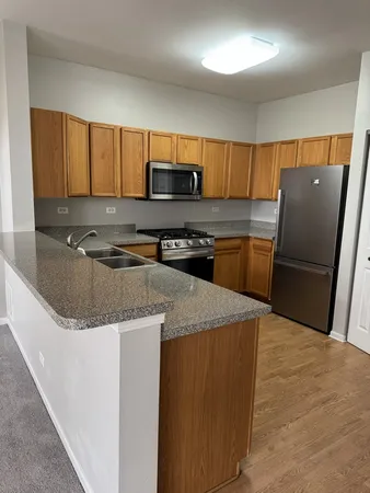 $2,500 | 309 Springbrook Trail South, Oswego, IL 60543