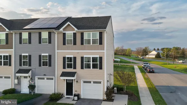 $290,000 | 10 Norcross Court, Martinsburg, WV 25403