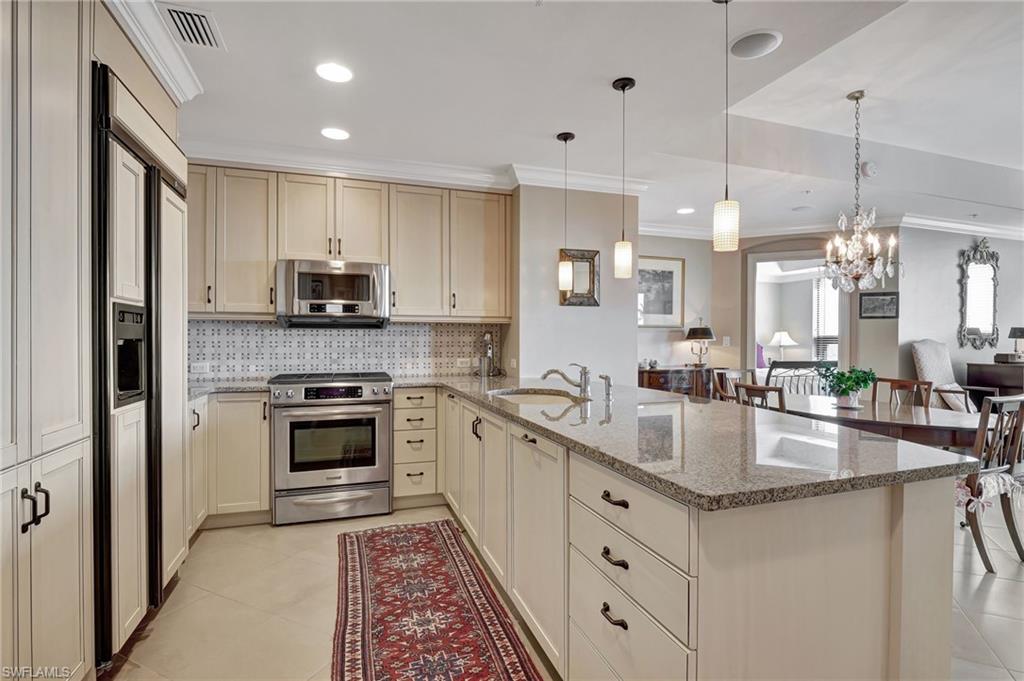 9115 Strada Place, Unit 5411 Naples, FL 34108 - Photo 4 of 50