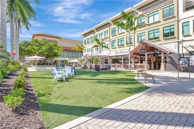 $975,000 | 9115 Strada Place, Unit 5411, Naples, FL 34108