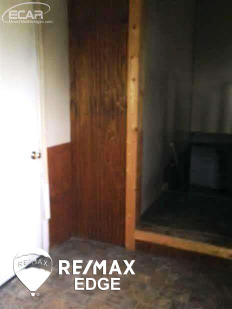 9737 Barkley Road Millington, MI 48746 - Photo 13 of 24 20439223-12.JPG
