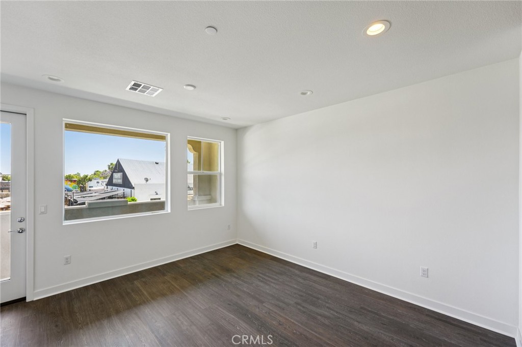 119 North 1st Avenue Upland, CA 91786 - Photo 21 of 37