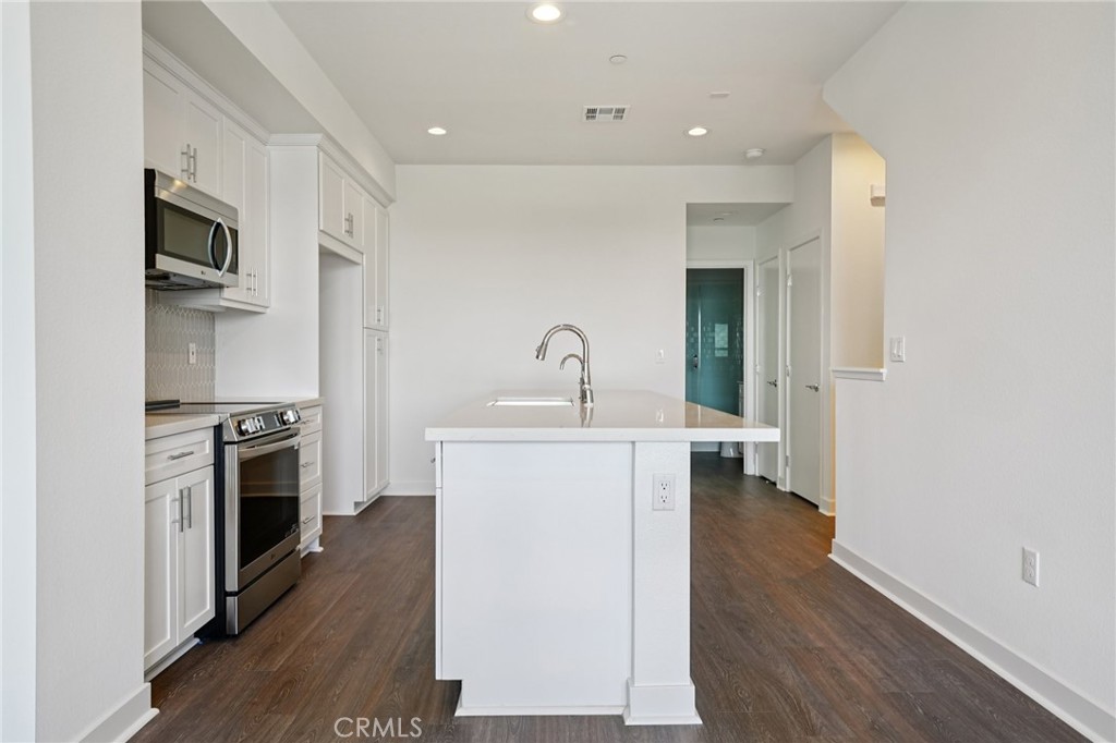 119 North 1st Avenue Upland, CA 91786 - Photo 9 of 37