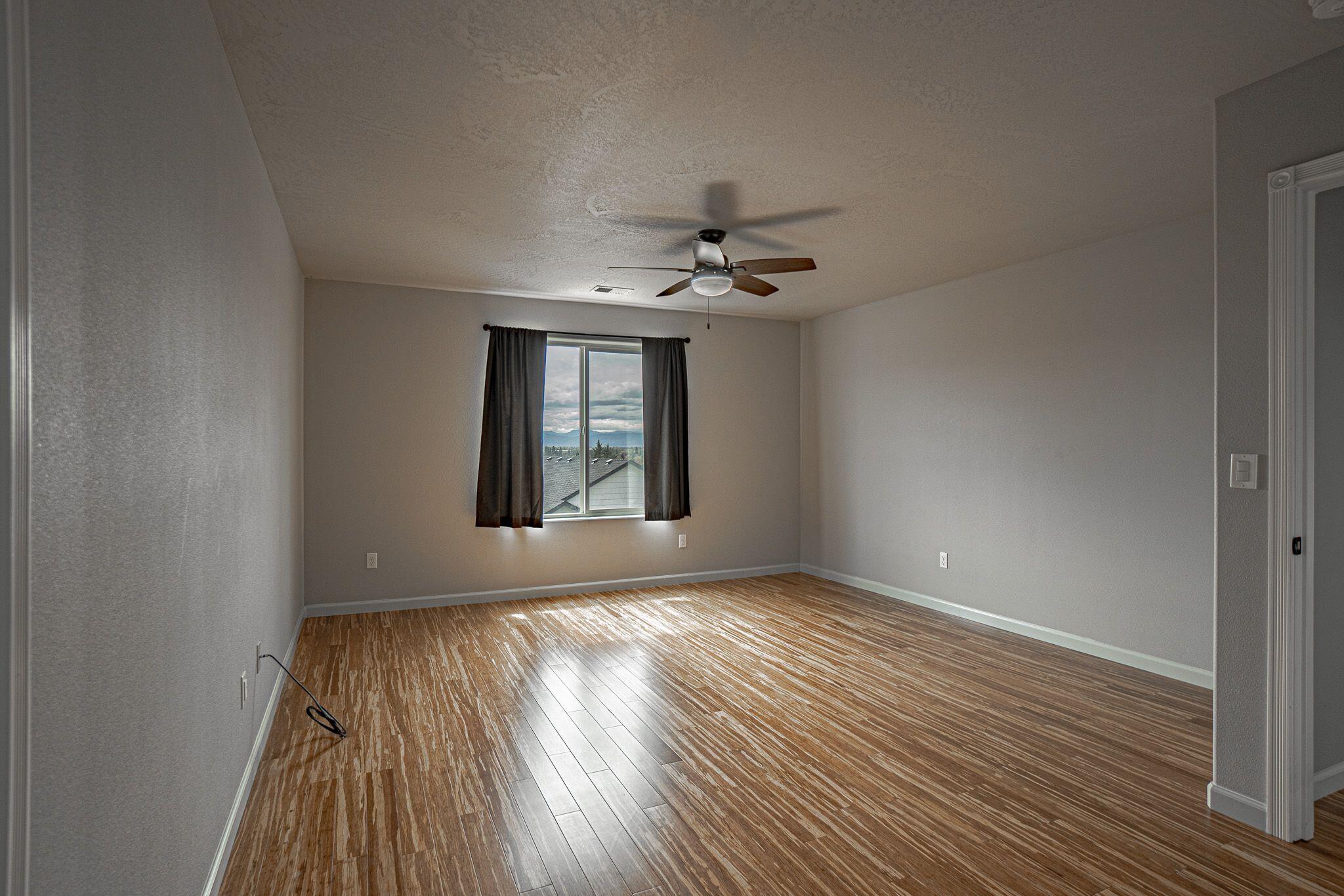 1020 Azure Way Eagle Point, OR 97524 - Photo 33 of 51 mH5elndw