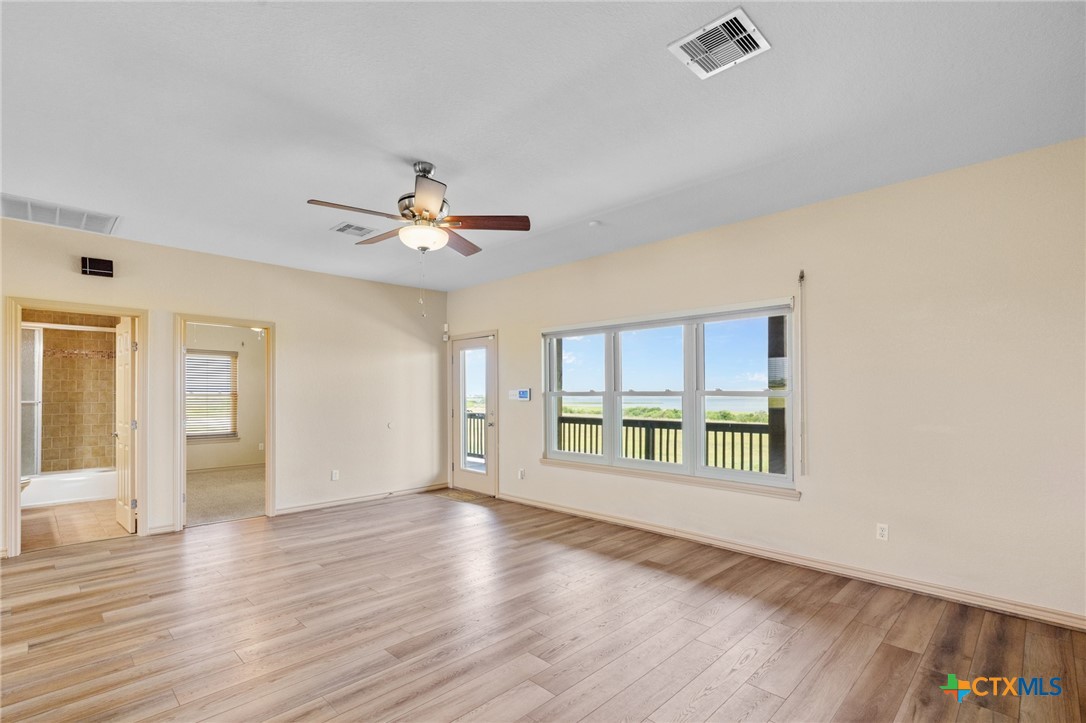 117 Sunset Way Port Lavaca, TX 77979 - Photo 8 of 37