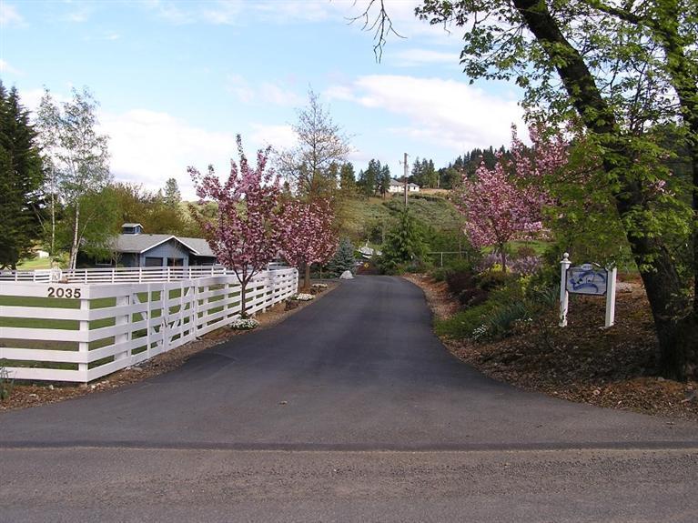 2035 Knowles Road Medford, OR 97501 - Photo 1 of 23 Primary Photo