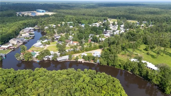 $299,900 | 31427 Judith Drive, Springfield, LA 70462