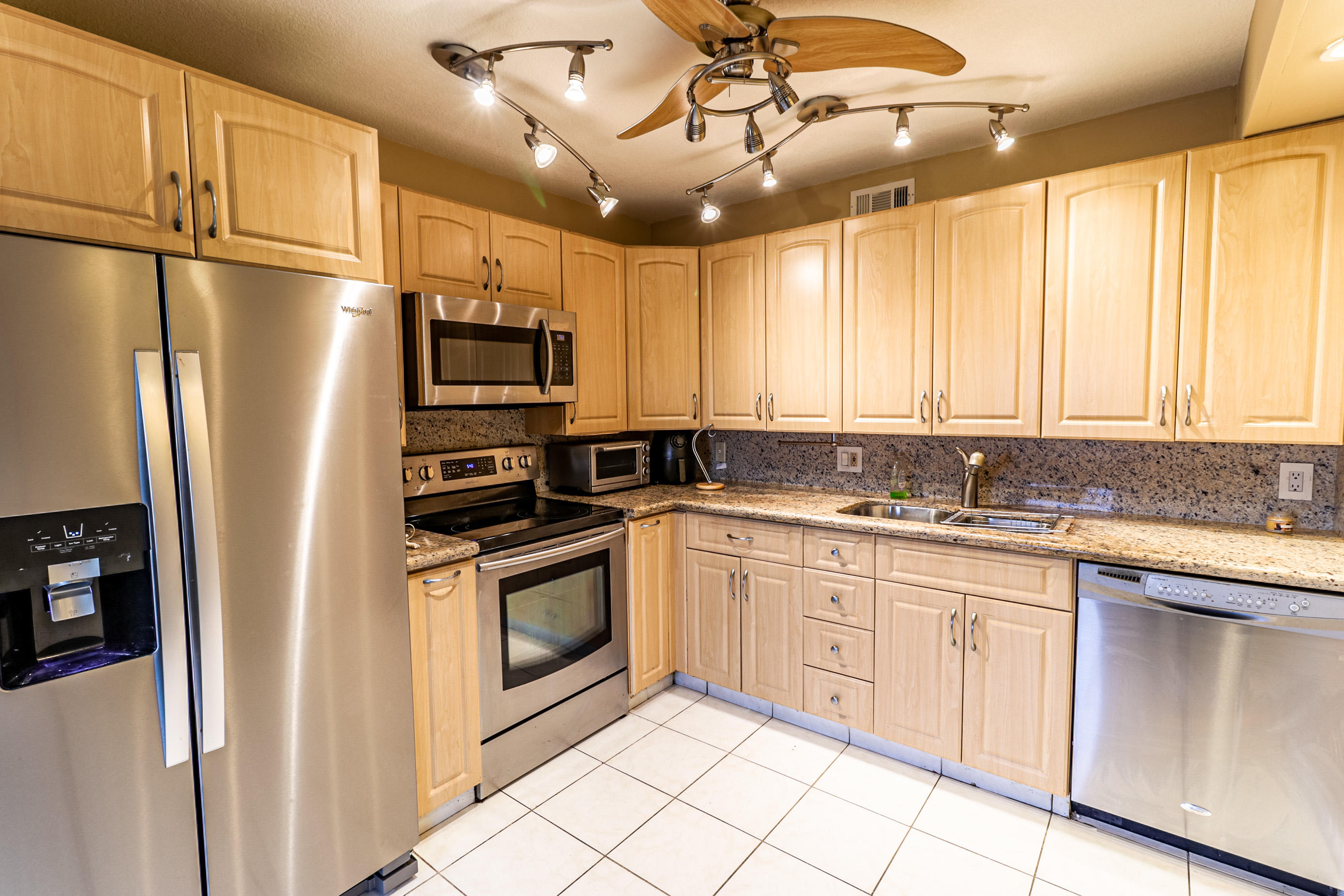 4032 Newcastle B Boca Raton, FL 33434 - Photo 4 of 47 IMG_0413-HDR