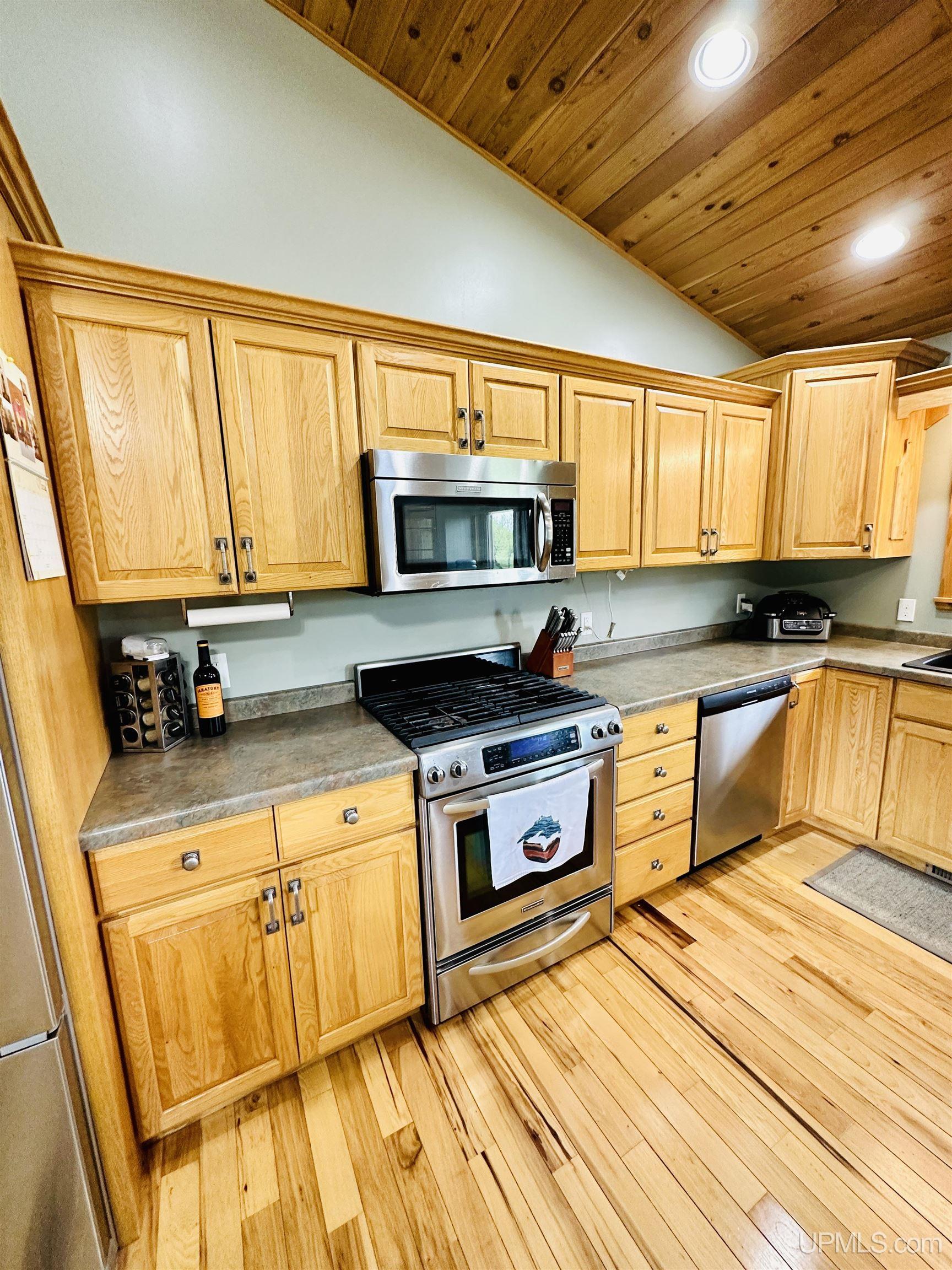8 River Run Road Negaunee, MI 49866 - Photo 3 of 39