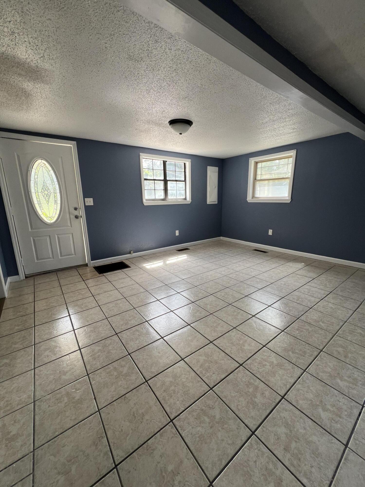 173 Stanley Street Dalton, GA 30721 - Photo 3 of 28 IMG_7481