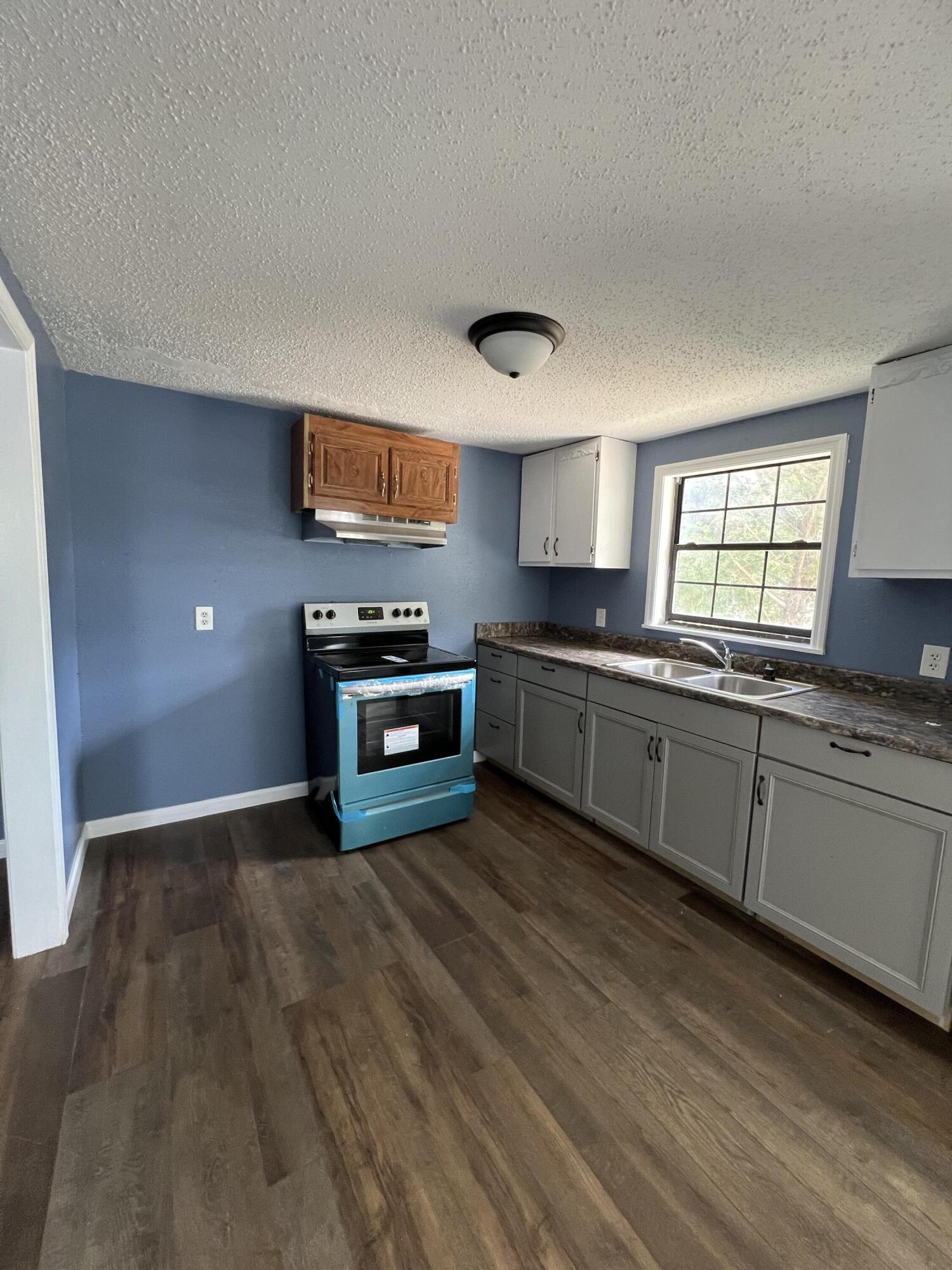 173 Stanley Street Dalton, GA 30721 - Photo 4 of 28 IMG_7482