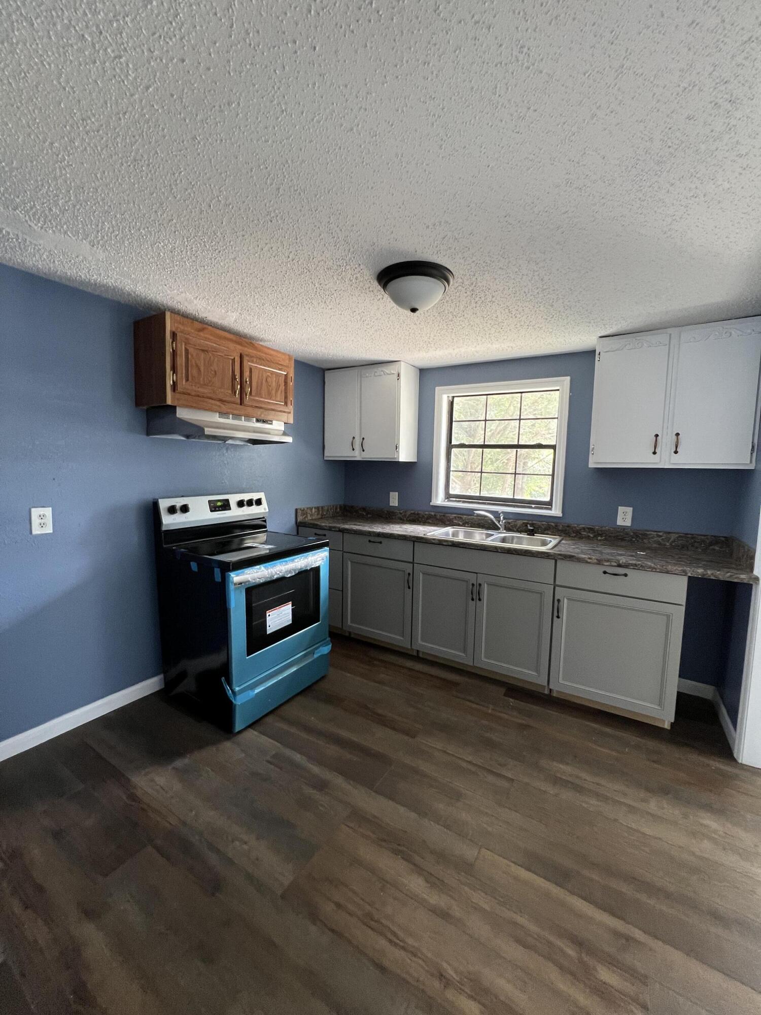 173 Stanley Street Dalton, GA 30721 - Photo 5 of 28 IMG_7483