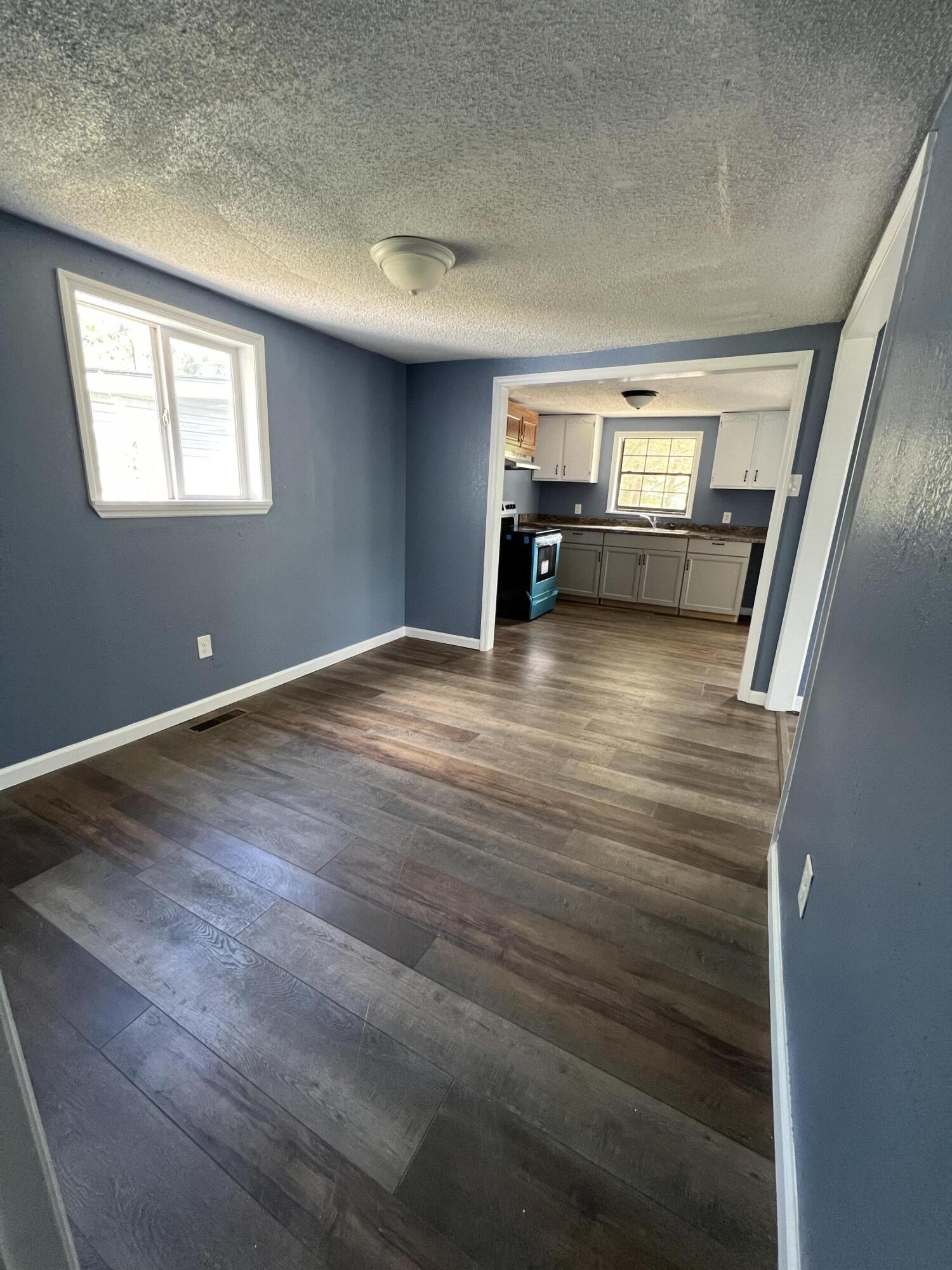 173 Stanley Street Dalton, GA 30721 - Photo 7 of 28 IMG_7485