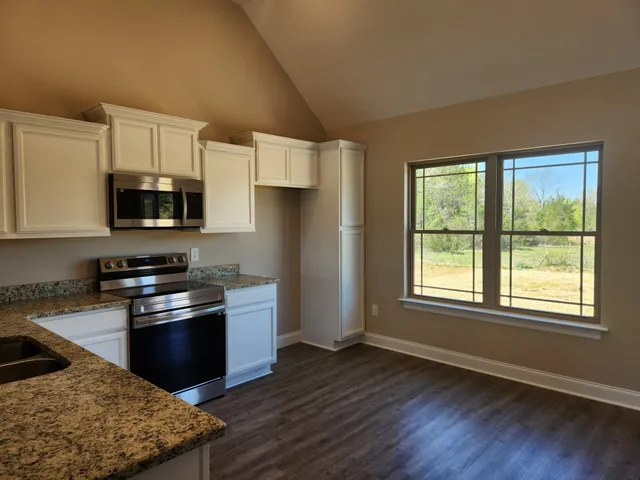 $359,900 | 2917 Vly Farms Drive, Christiana, TN 37037