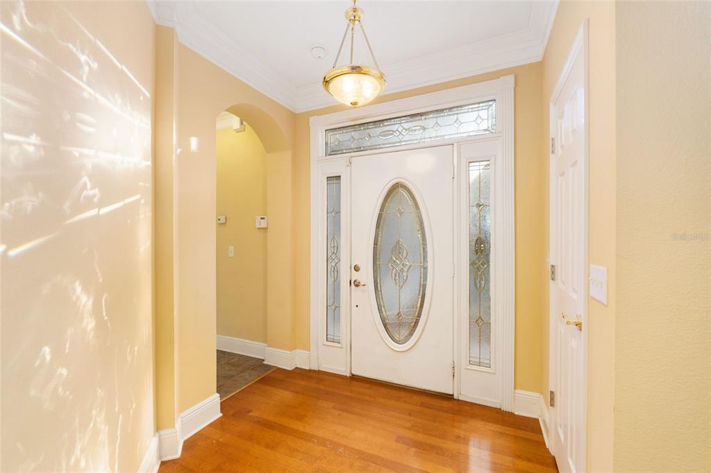 191 Slaughter Road Palatka, FL 32177 - Photo 9 of 62 a very nice looking room with a large mirror on the wall