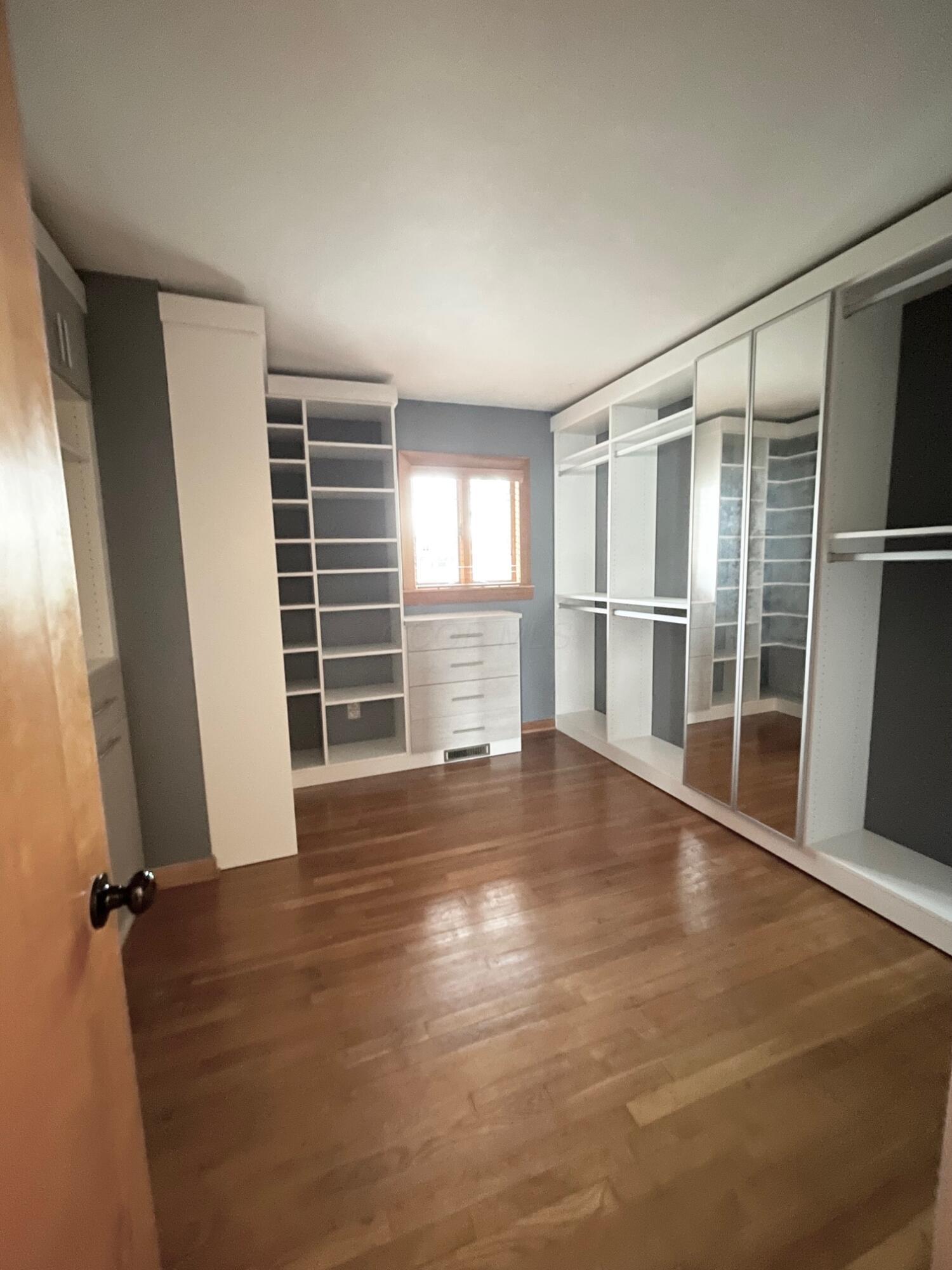 5352 Hazelwood Road Columbus, OH 43229 - Photo 18 of 31 Gallery Image 18