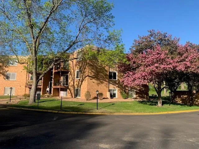 $149,900 | 9143 Highway 55, Unit 301, Golden Valley, MN 55427