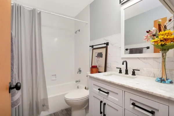 $149,900 | 9143 Highway 55, Unit 301, Golden Valley, MN 55427