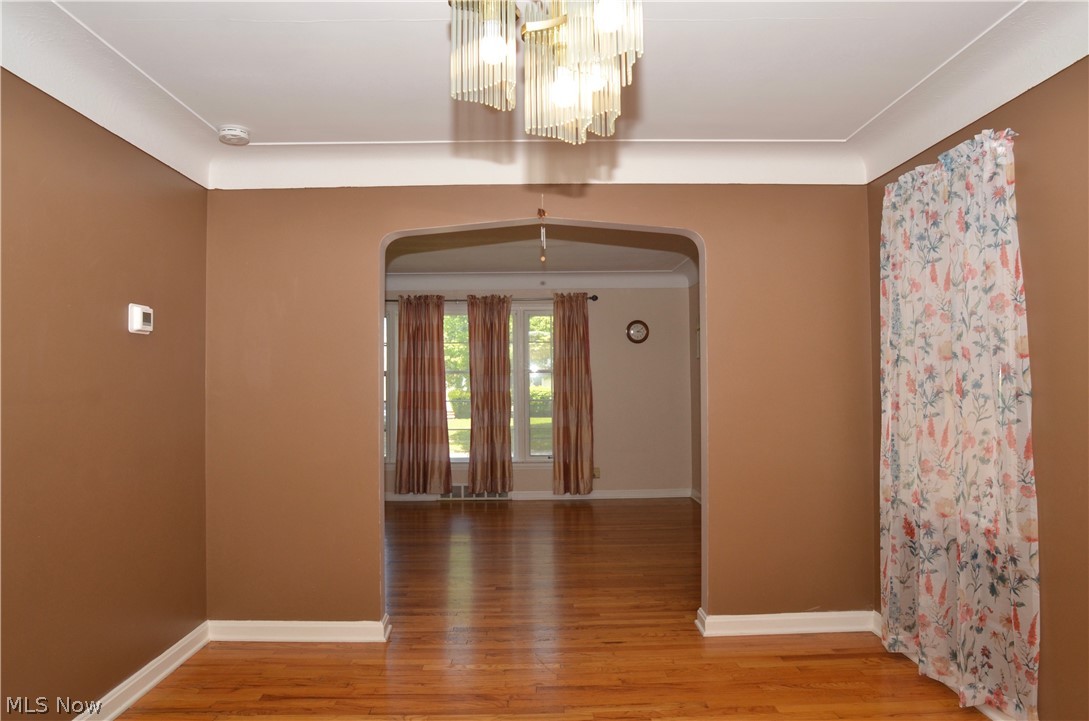 4110 Stilmore Road Cleveland, OH 44121 - Photo 8 of 30