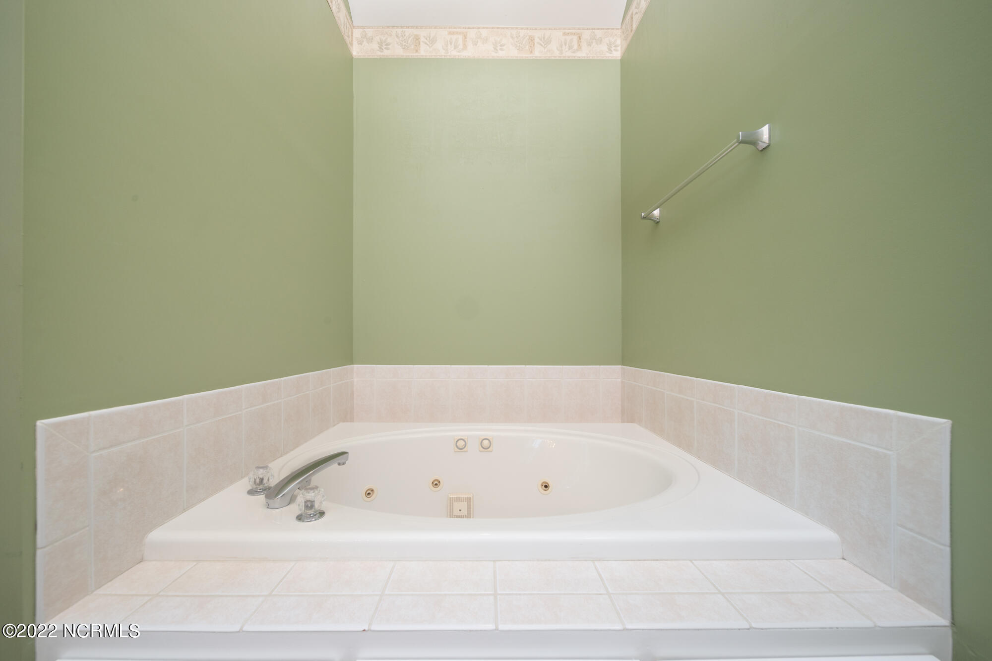 131 Geneva Road New Bern, NC 28562 - Photo 15 of 33 Master Bathroom