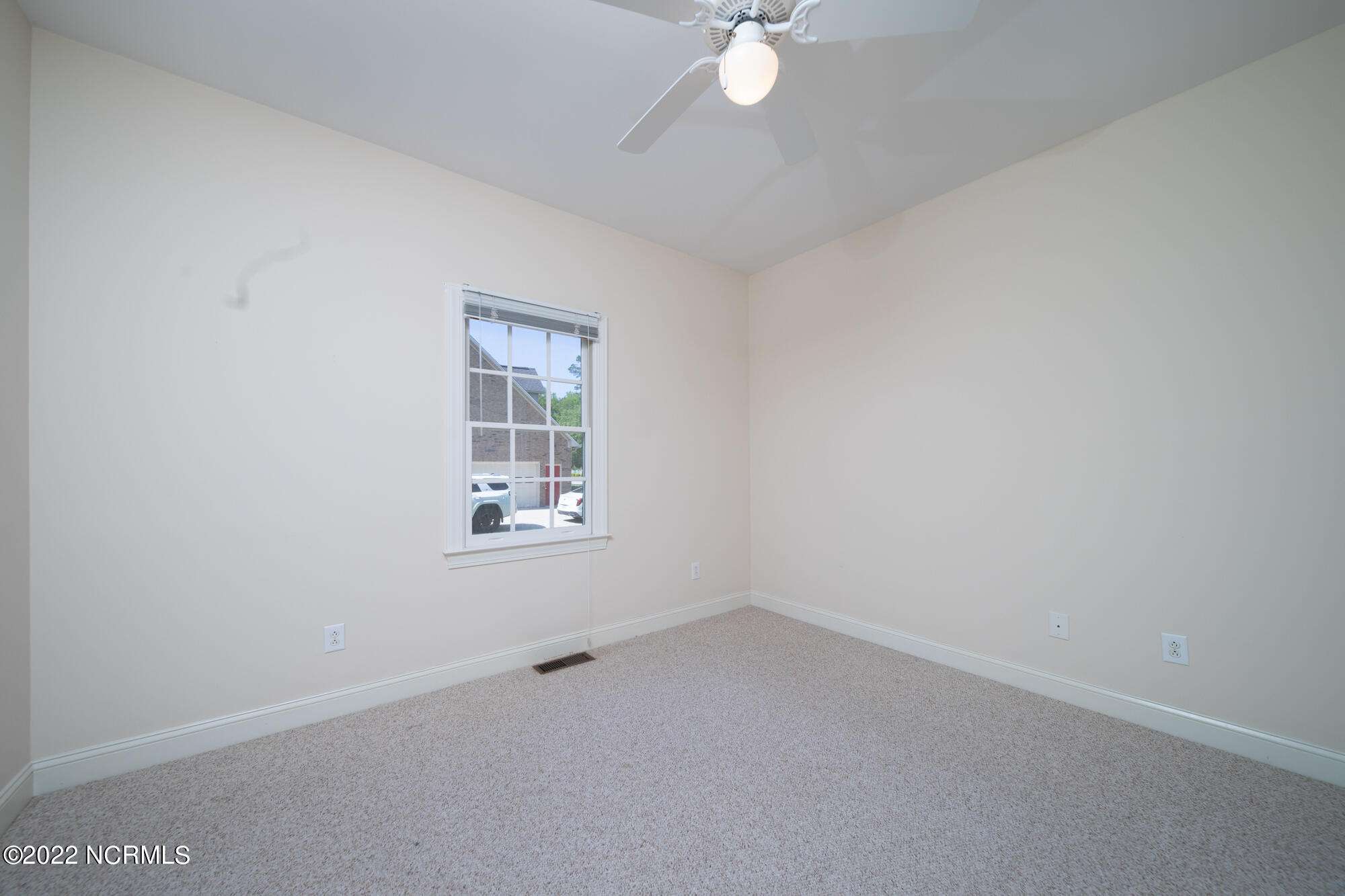 131 Geneva Road New Bern, NC 28562 - Photo 16 of 33 Second Bedroom