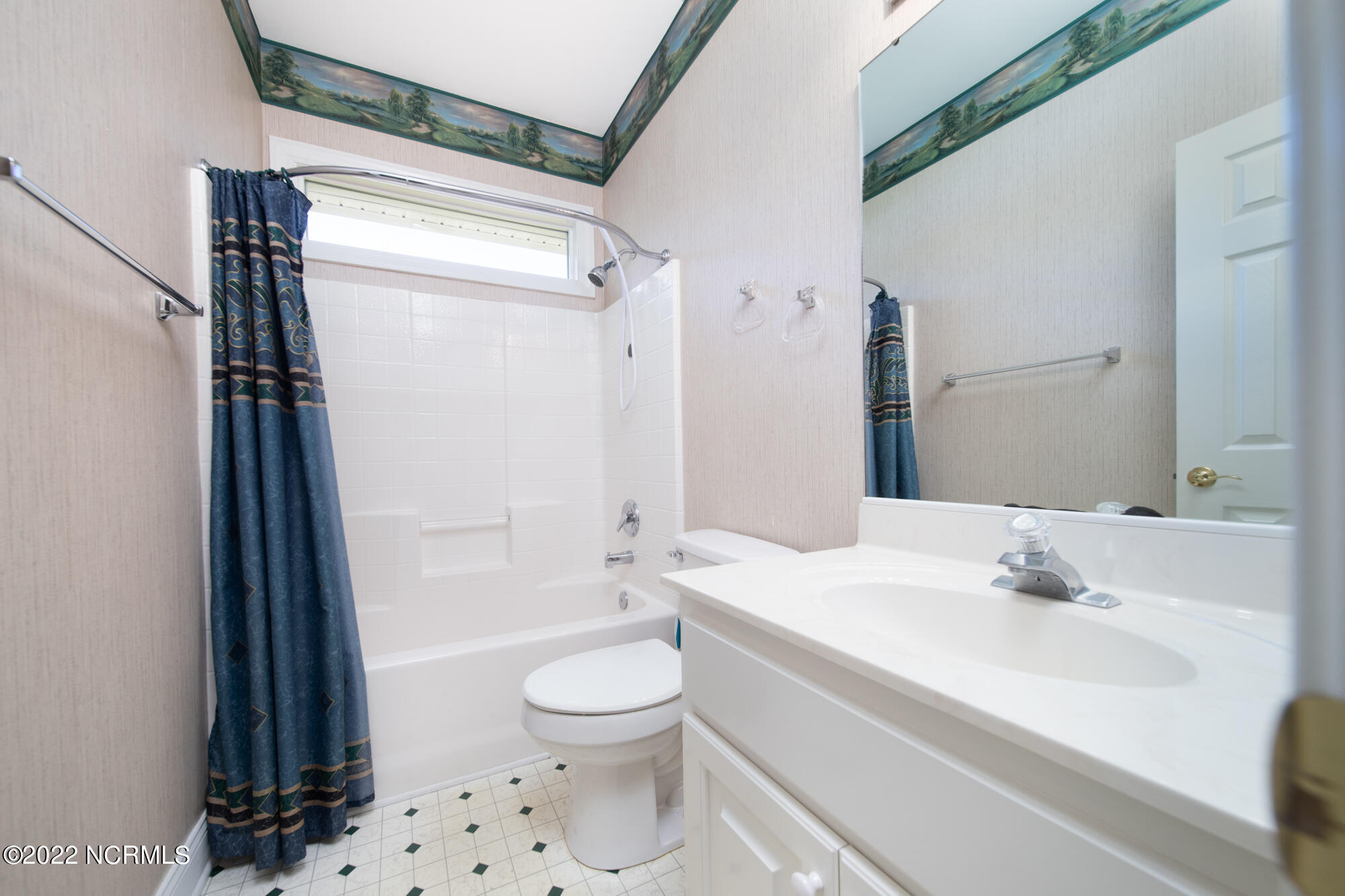 131 Geneva Road New Bern, NC 28562 - Photo 17 of 33 Second Bathroom