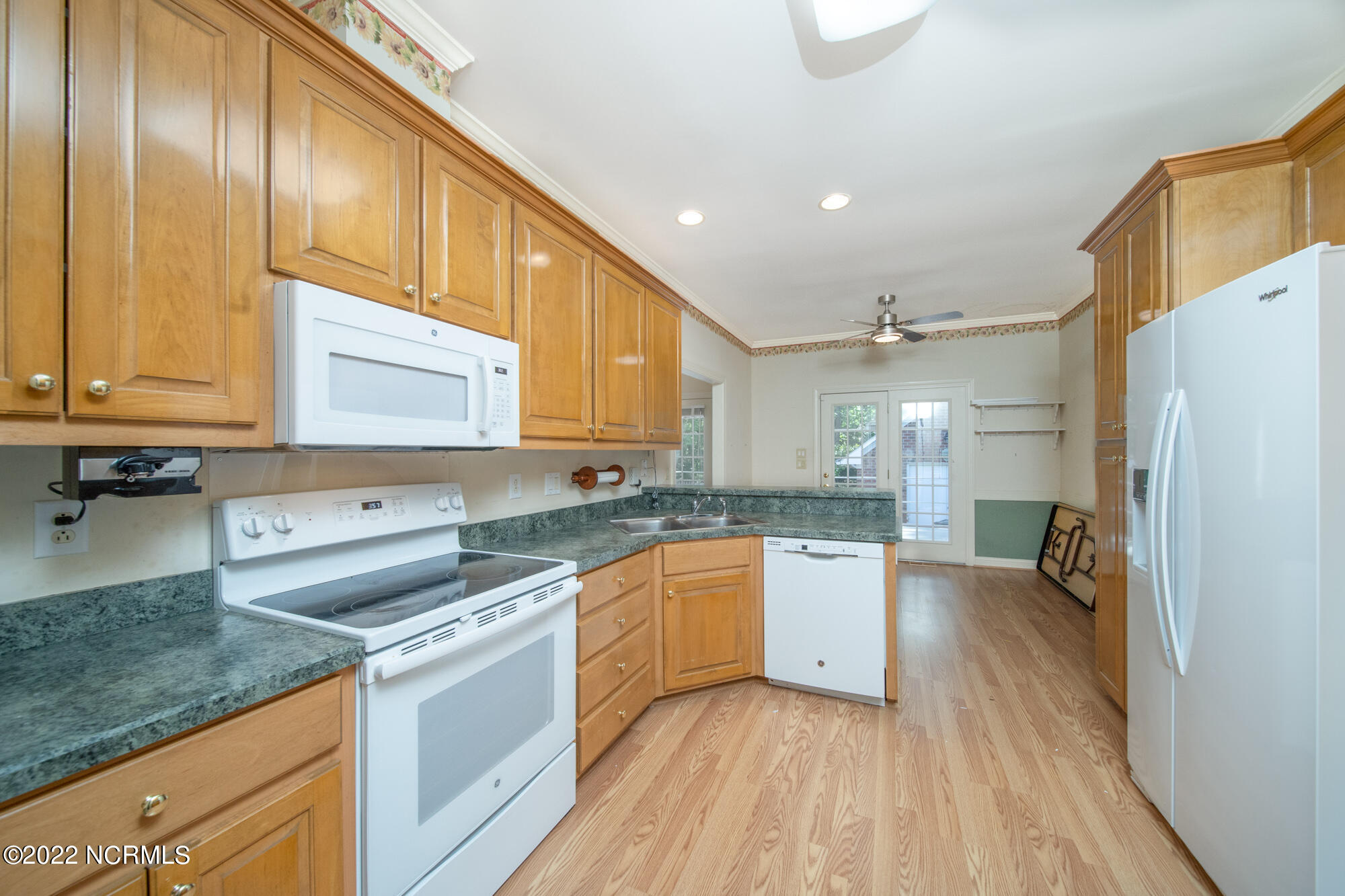 131 Geneva Road New Bern, NC 28562 - Photo 10 of 33 Kitchen