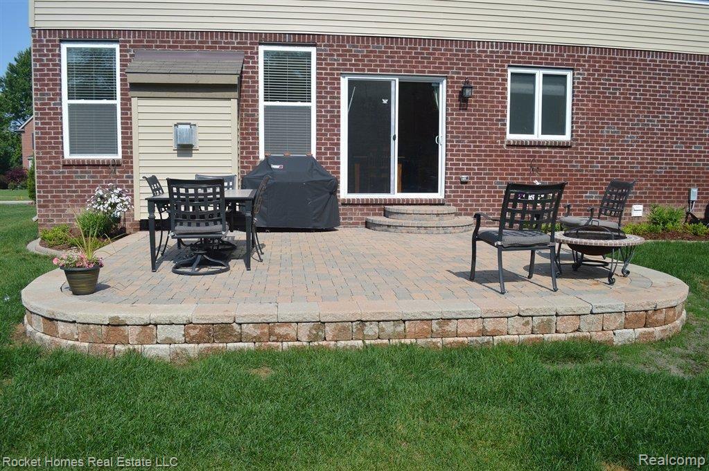 3403 Talbert Circle Rochester, MI 48307 - Photo 17 of 18 Patio.JPG