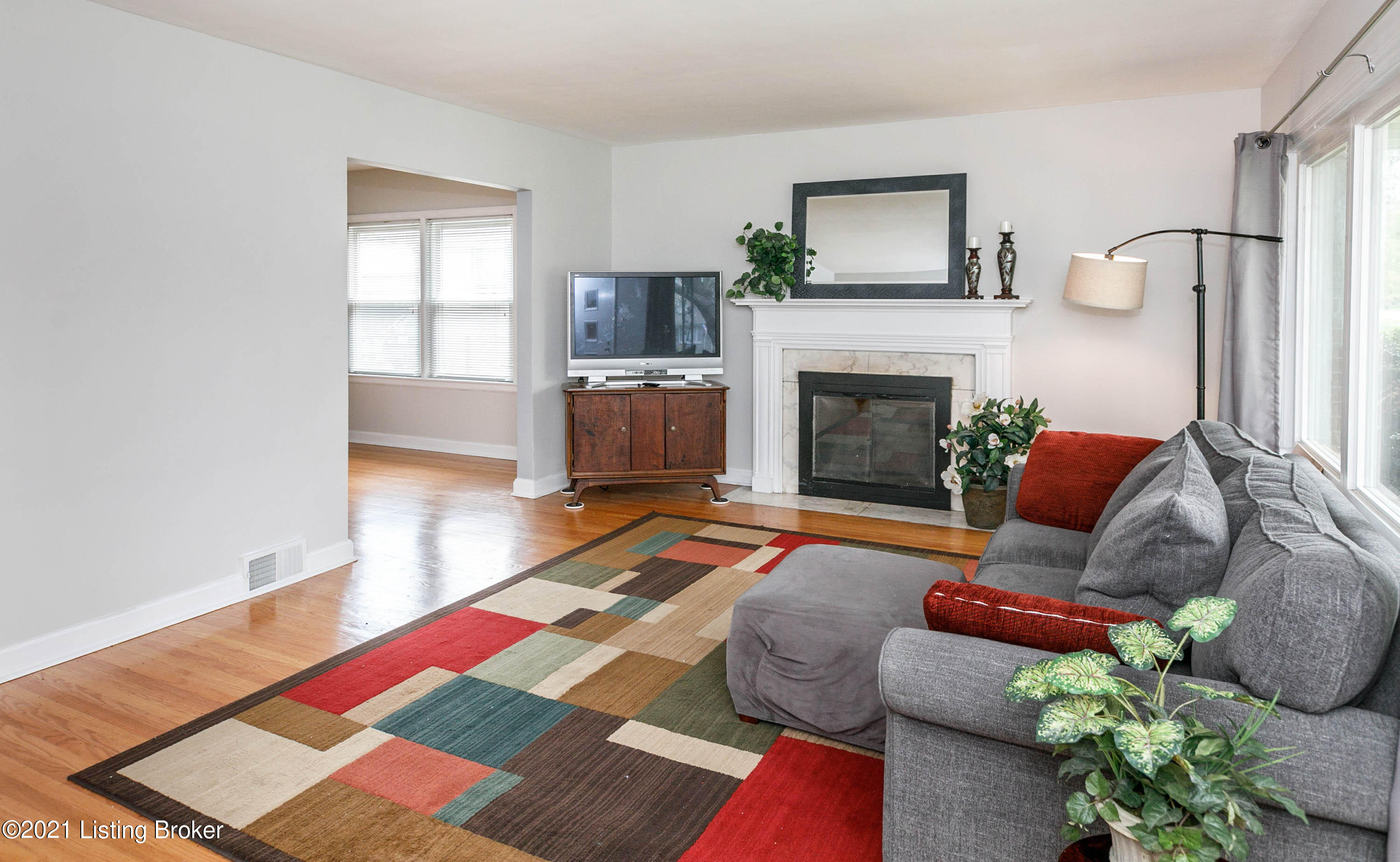 3717 Chevy Chase Road Louisville, KY 40218 - Photo 5 of 37 Cozy Fireplace