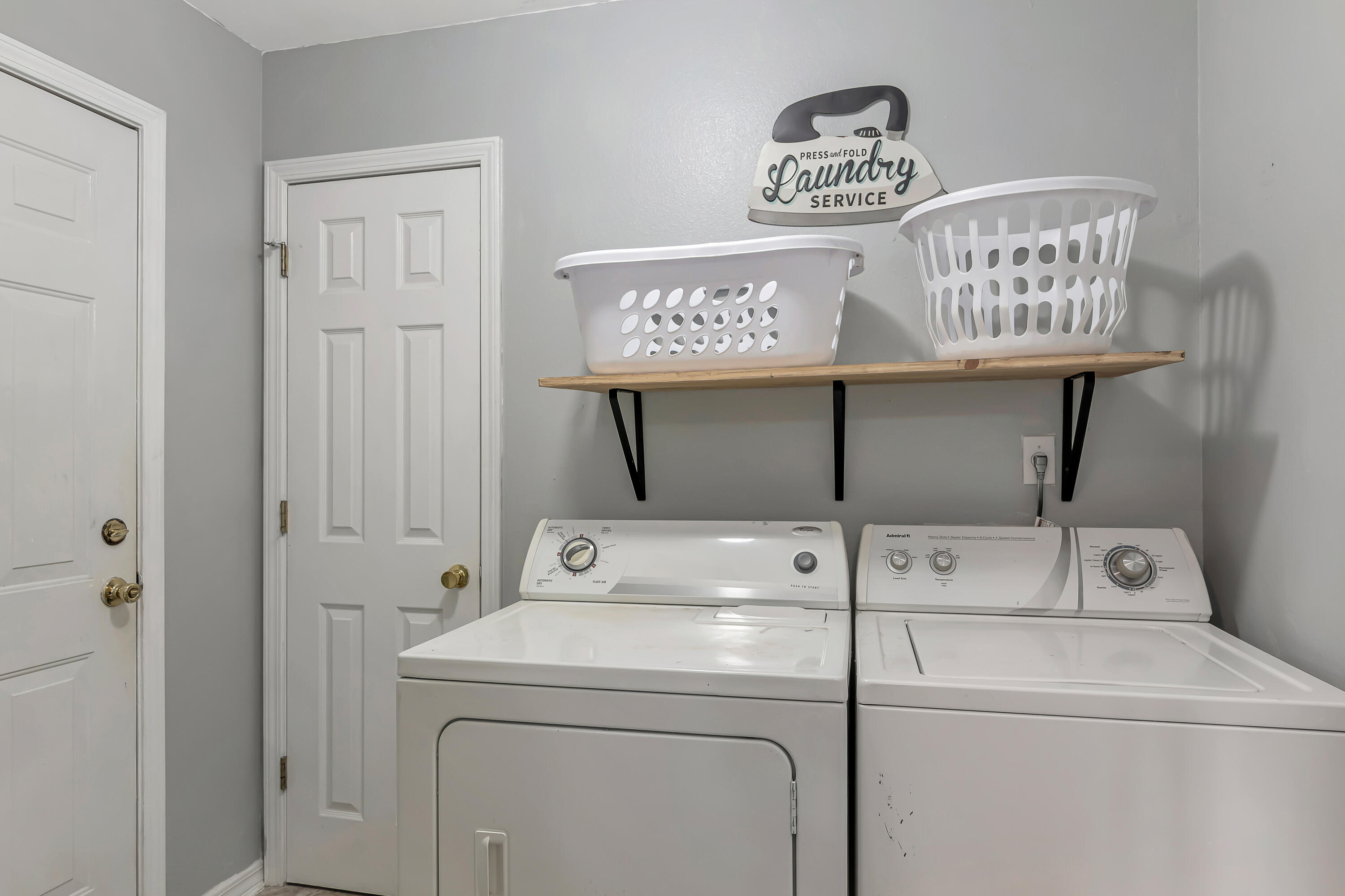 270 Limestone Circle Crestview, FL 32539 - Photo 28 of 35 a utility room with dryer and washer