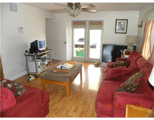 938 North 31st Road Hollywood, FL 33021 - Photo 2 of 8 Den/Family/Great Room