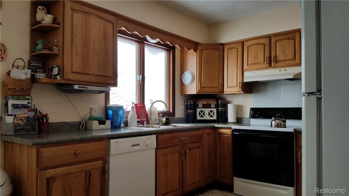 6480 Byron Road Howell, MI 48855 - Photo 11 of 30 Kitchen