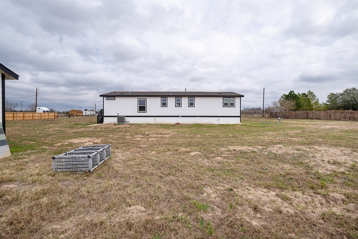 339 Lower Red Rock Road Bastrop, TX 78602 - Photo 25 of 29 a view of a big room with an ocean and beach