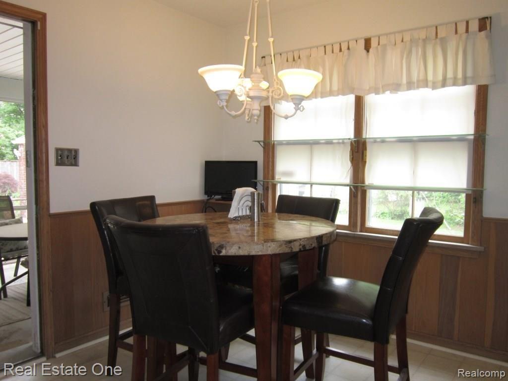 19665 Stratford Road Detroit, MI 48221 - Photo 14 of 36
