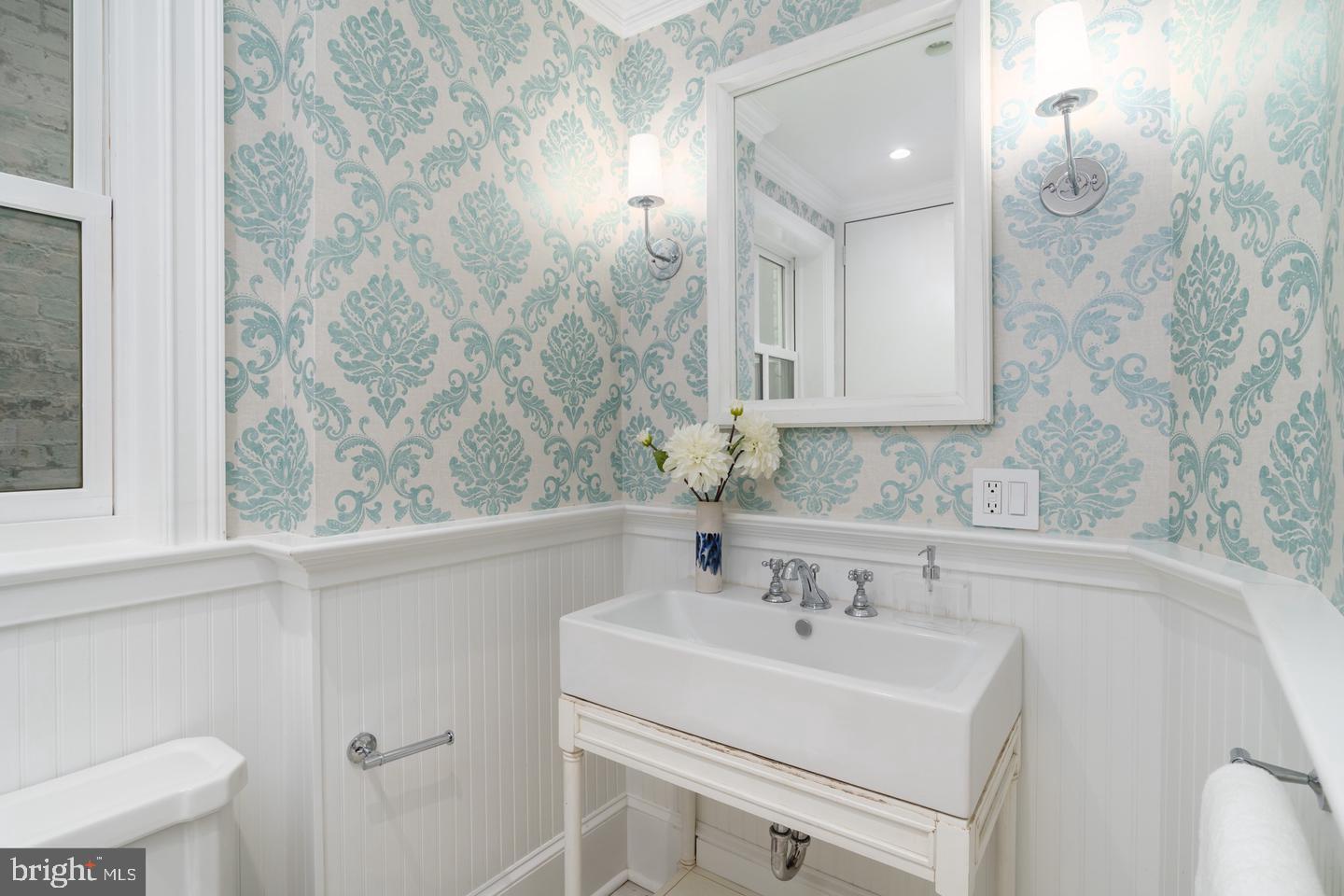 511 Independence Avenue Southeast Washington, DC 20003 - Photo 9 of 15 a bathroom with a sink and a mirror