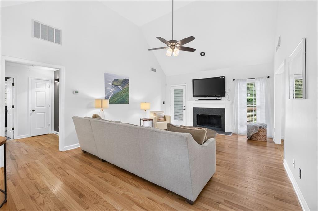 5659 Lakeshore Road Buford, GA 30518 - Photo 6 of 80