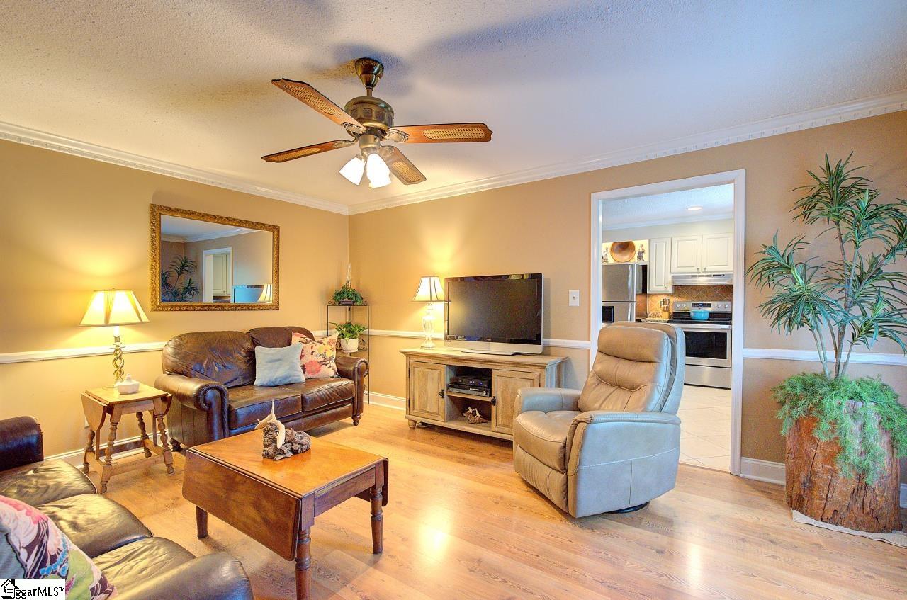 39 Rollingreen Road Greer, SC 29651 - Photo 11 of 49