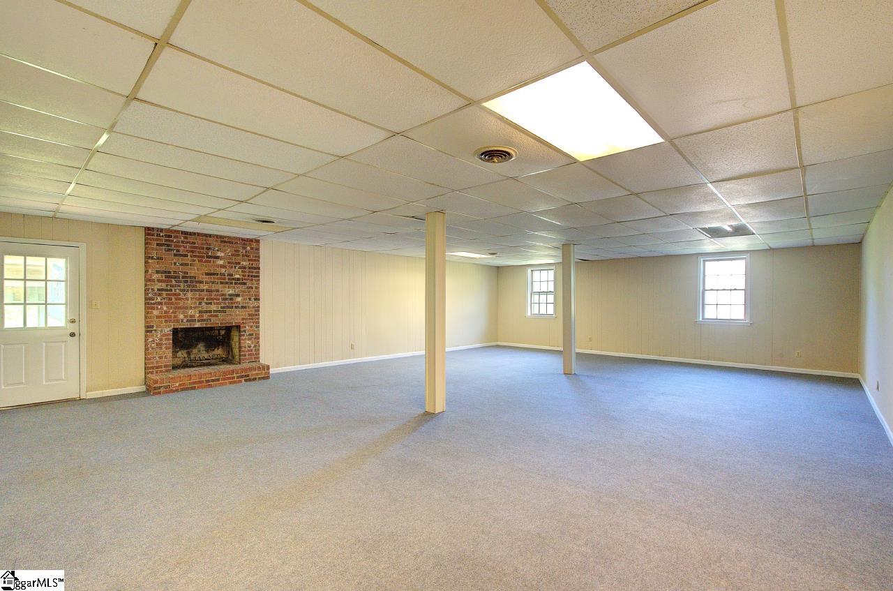 39 Rollingreen Road Greer, SC 29651 - Photo 33 of 49