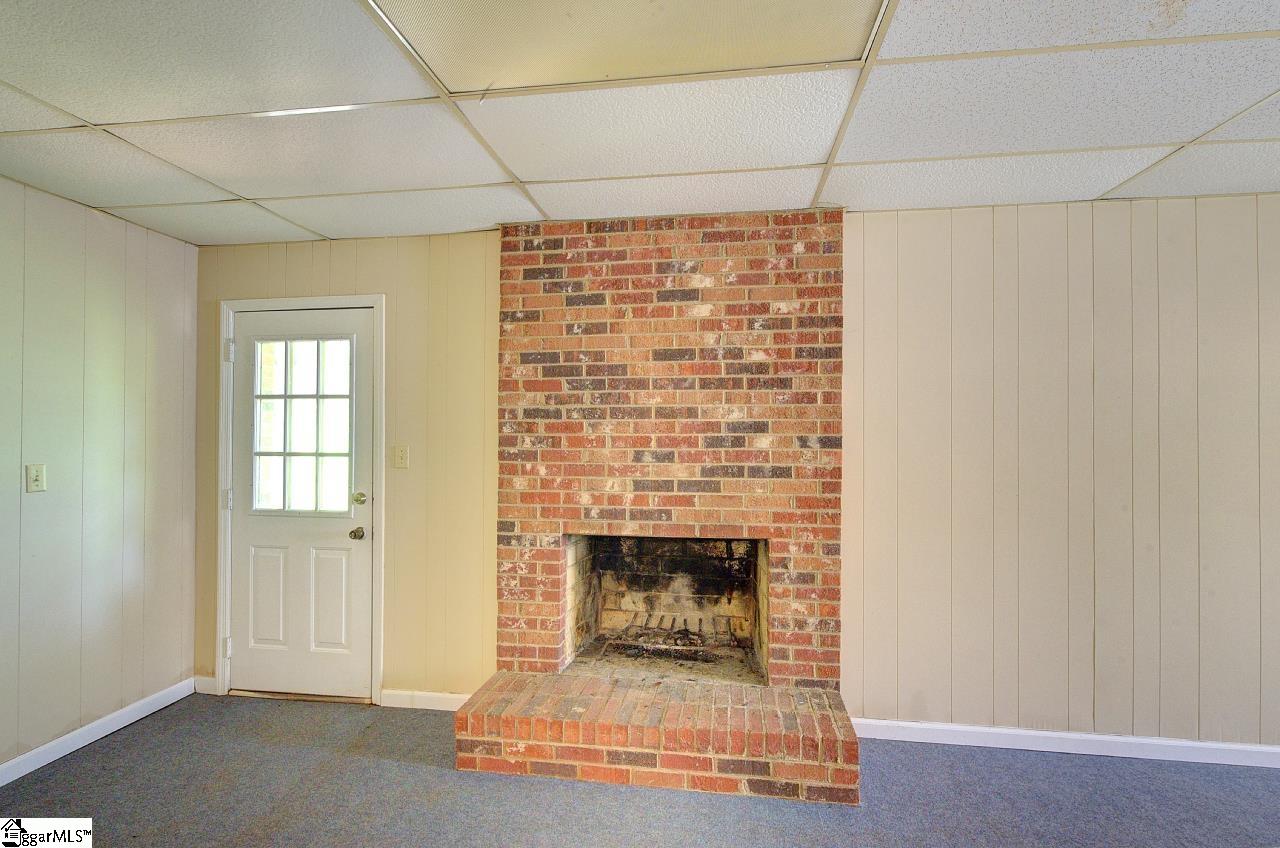 39 Rollingreen Road Greer, SC 29651 - Photo 34 of 49