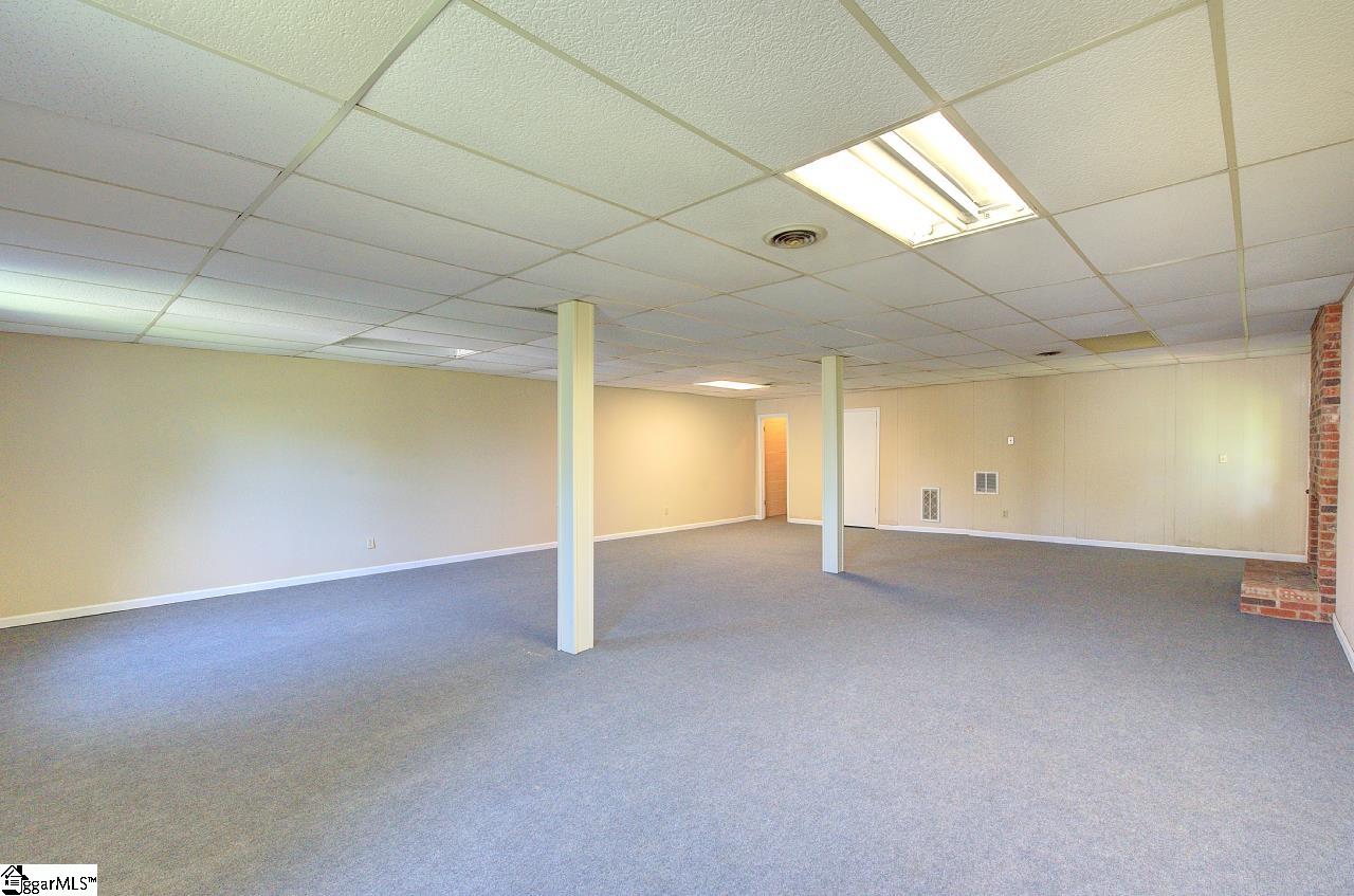 39 Rollingreen Road Greer, SC 29651 - Photo 36 of 49