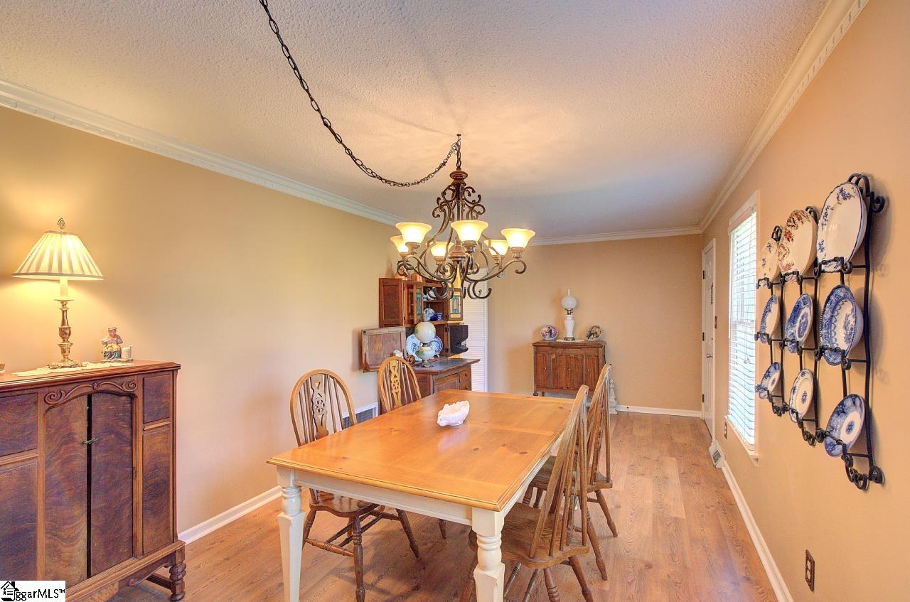 39 Rollingreen Road Greer, SC 29651 - Photo 6 of 49