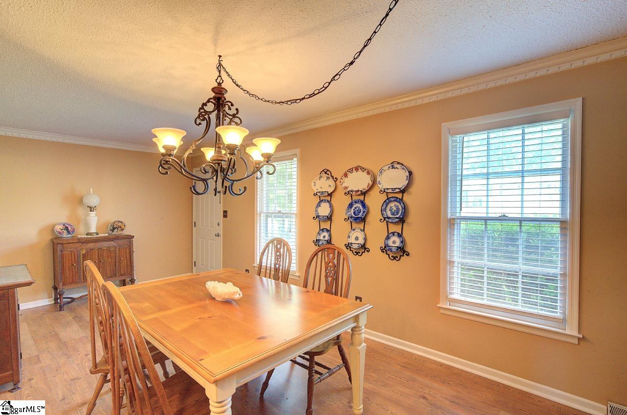 39 Rollingreen Road Greer, SC 29651 - Photo 7 of 49