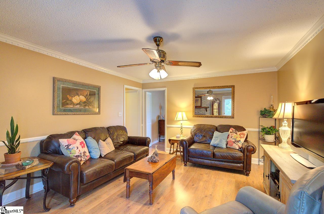 39 Rollingreen Road Greer, SC 29651 - Photo 10 of 49