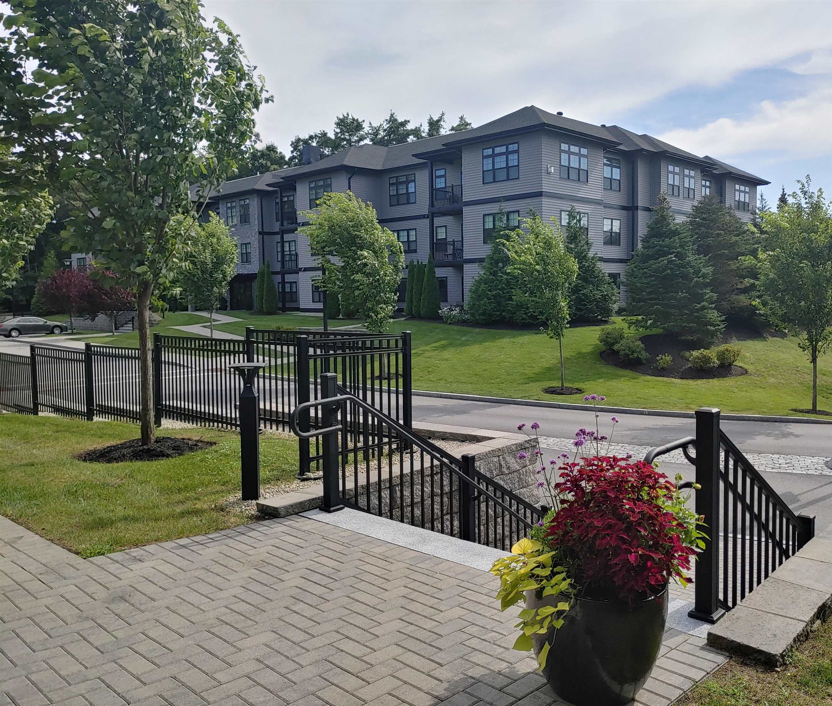 2075 Lafayette Road, Unit B22 Portsmouth, NH 03801 - Photo 1 of 20