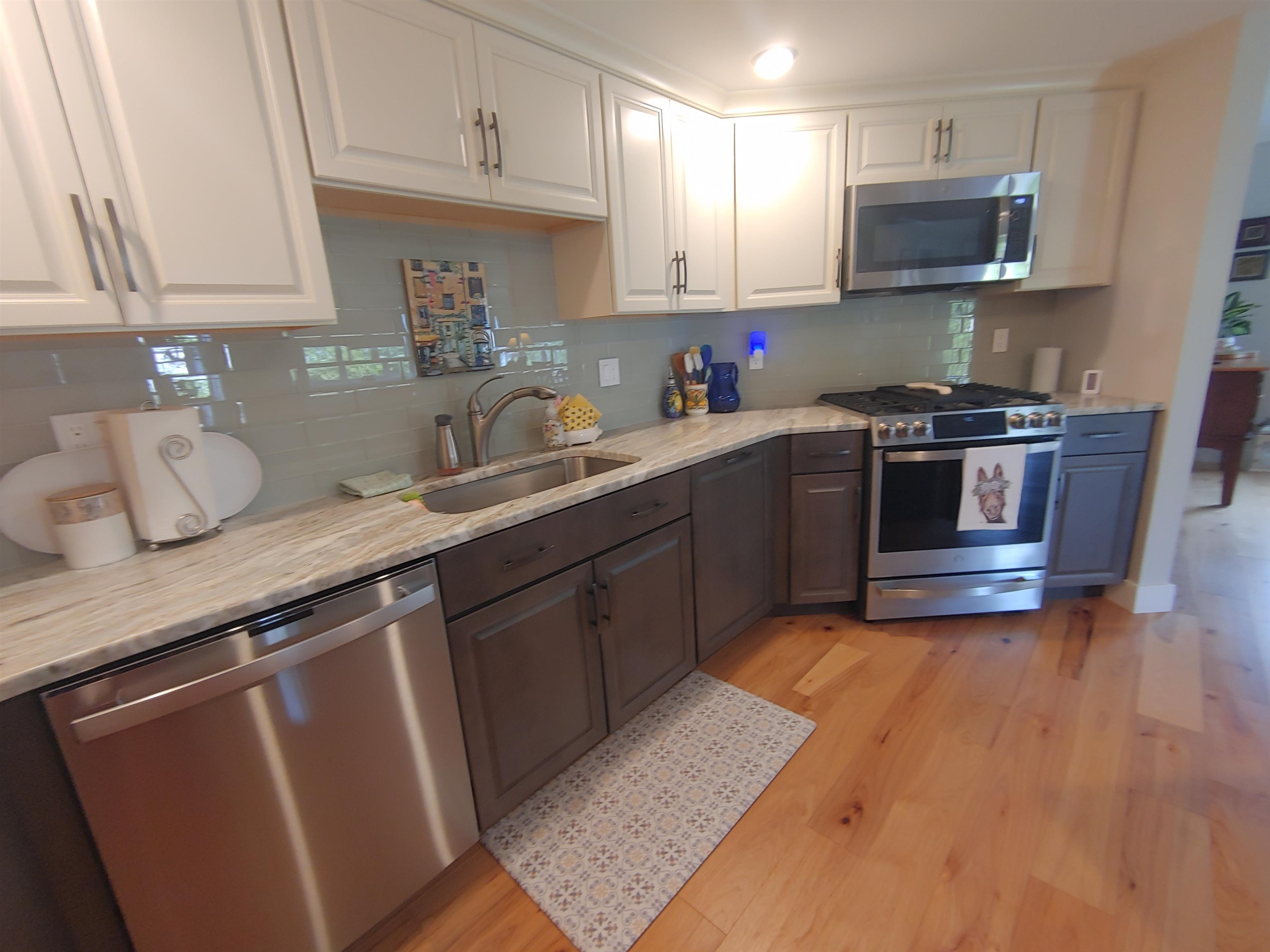 2075 Lafayette Road, Unit B22 Portsmouth, NH 03801 - Photo 8 of 20