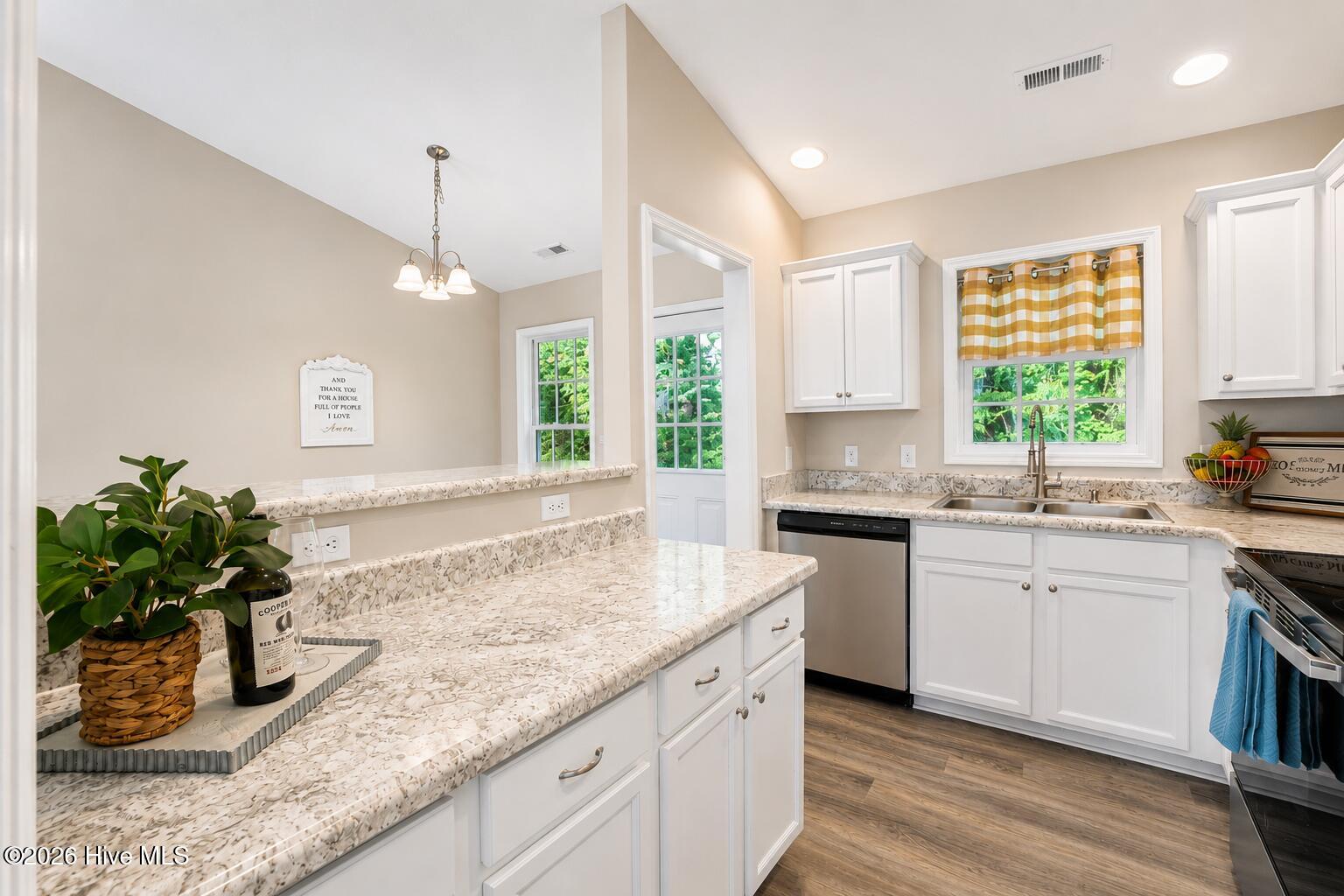 506 Southwest Ridge Drive Richlands, NC 28574 - Photo 15 of 38